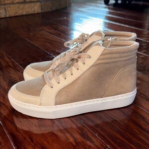 Dr. Scholl's Tan and Cream Sneakers
